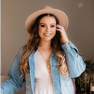 Meet your Posher, Ashleigh